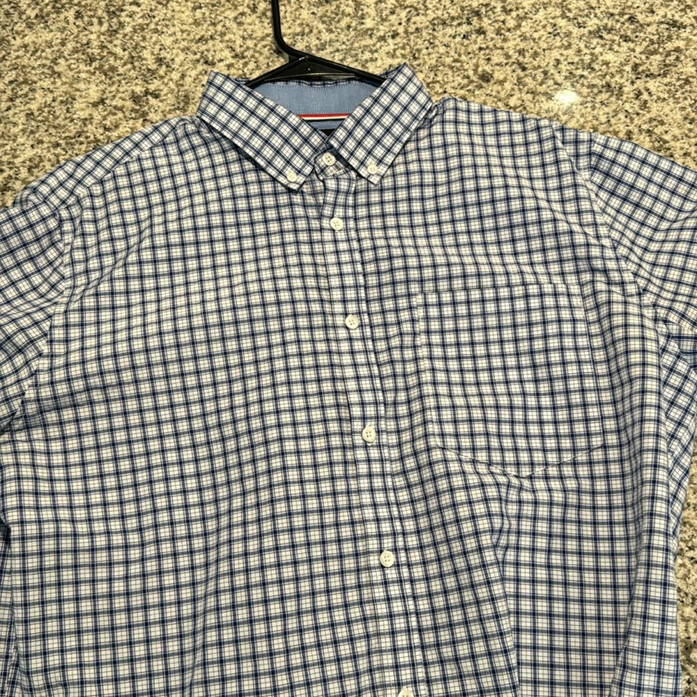 MENS LARGE SIZED BLUE CHECKERED BUTTON DOWN LONG SLEEVE DRESS SHIRT
